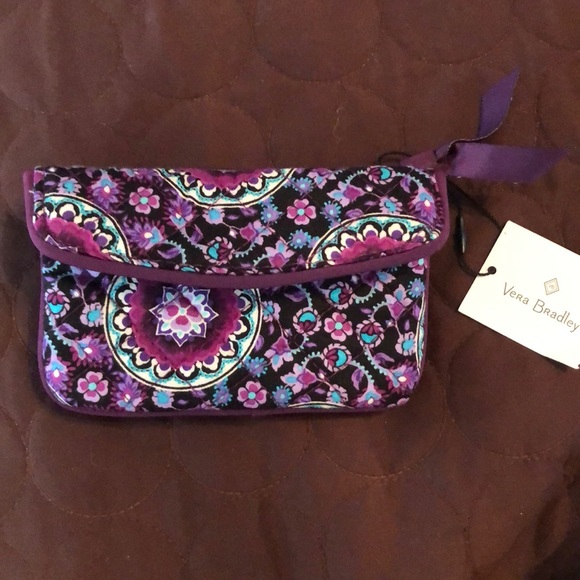 Vera Bradley Accessories - Vera Bradley iconic Jen zip ID